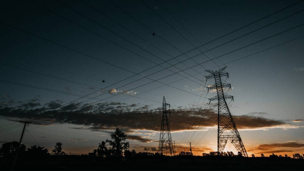 İstanbul bugün karanlıkta kalacak! 23 ilçede büyük elektrik kesintisi! Herkes önlemini alsın 17